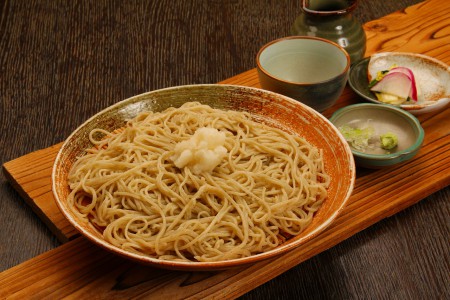 奥飛騨の美味しい水で仕上げたお蕎麦をお召し上がりください。館内にそば処「小さな蕎麦屋さん」併設 奥飛騨の美味しい水で仕上げたお蕎麦をお召し上がりください