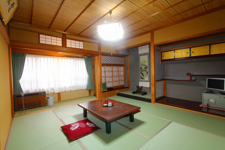 お部屋は7畳半~10畳の和室です。 お部屋は7畳半~10畳の和室です。